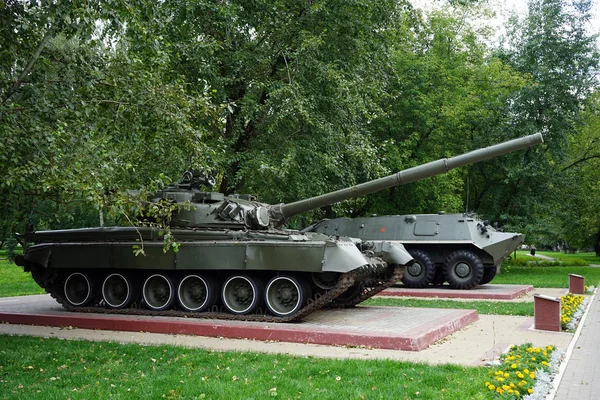 Radziecki Czołg Zielony Btr Parku Moskwa — Zdjęcie stockowe