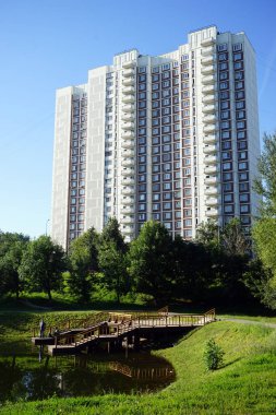 Moskova, Rusya - Temmuz 2018 yaklaşık apartmanlar Prazhskaya metro istasyonu yakınında
