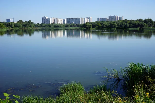 Moskau Russland Juli 2018 Wohnhaus Und Moskauer Fluss Bezirk Brateevo — Stockfoto