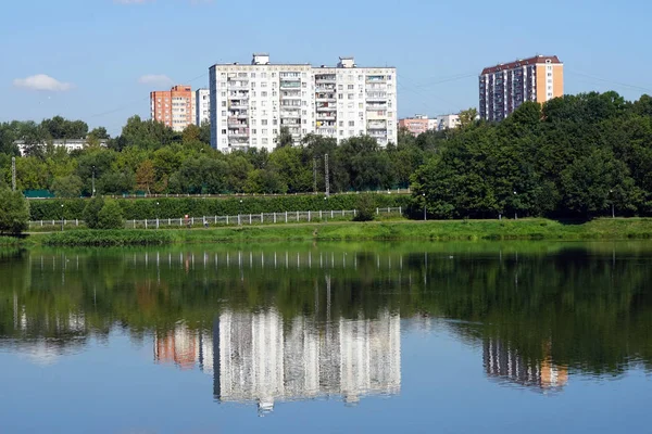 Moscow Russia Circa July 2018 Apartment Building Moscow River Brateevo — Stock Photo, Image