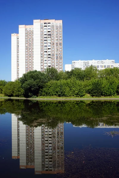 Москва Россия Circa July 2018 Ochakovka River Apartment Buildings — стоковое фото