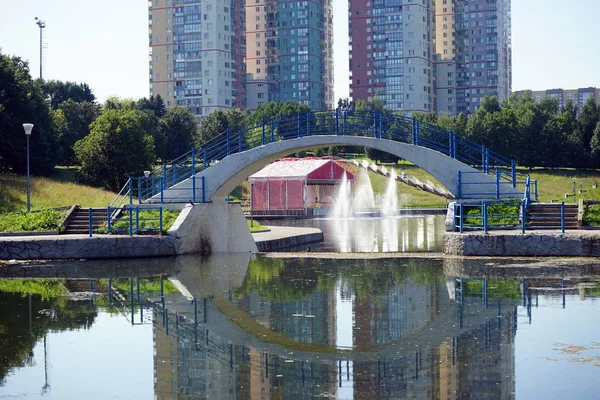 Moscow Russia Circa July 2018 Bridge Fountain Olimpic Park — Stock Photo, Image