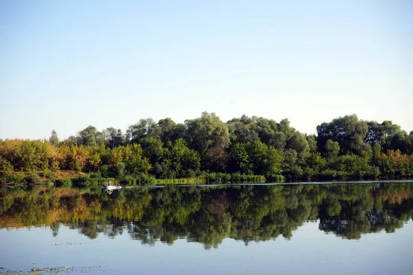 Fiskebåt Och Floden Oka Nära Moskva Ryssland — Stockfoto