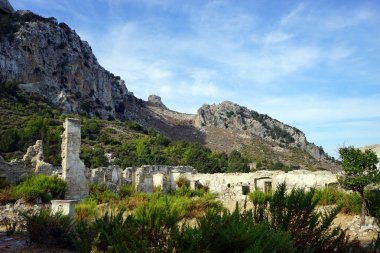 İç avlu Sinai Manastırı, Karşıyaka, yakınındaki Girne, Kuzey Kıbrıs