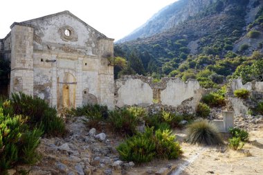 Sina, Karşıyaka, yakınındaki Girne, Kuzey Kıbrıs Manastır Kilisesi