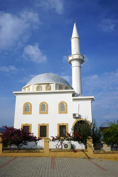 Girne North Cyprus Circa October 2018 White Mosque Minaret — Stock Photo, Image