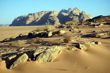 Wadi Rum çölde kum