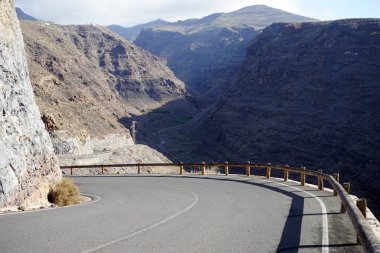 Asfalt yol abd gorge La Gomera sahil Adası, İspanya
