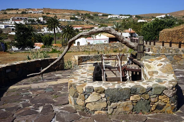 2019年 月年頃ベタンクリア スペイン 古い井戸 — ストック写真