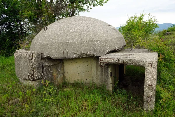 Antigo bunker abandonado — Fotografia de Stock