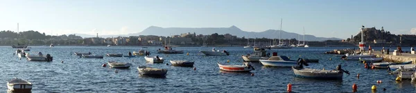 Baai en boten — Stockfoto