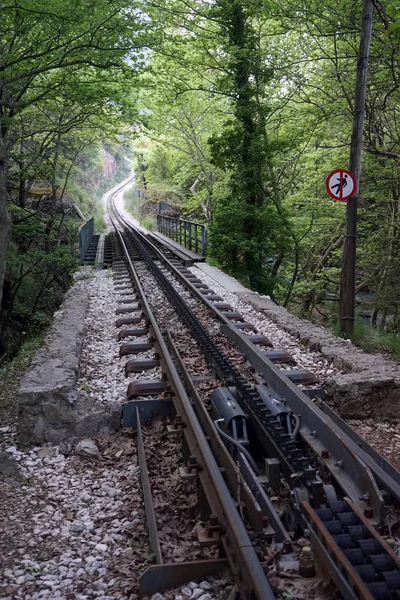 Eisenbahn und Brücke — Stockfoto
