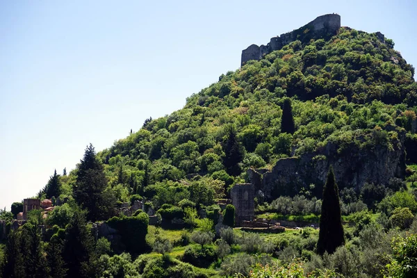 Ruinerna på klippan — Stockfoto