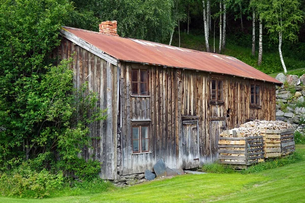 Bauernhaus aus Holz — Stockfoto