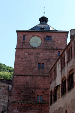 Heidelberg, Almanya 'daki ortaçağ kalesi. Ünlü turizm beldesi.