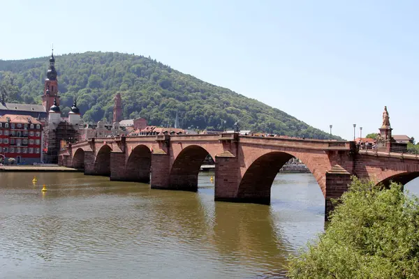 Vackra Heidelberg Tyskland Utsikt Över Gamla Stenbron Medeltida Bro Port — Stockfoto