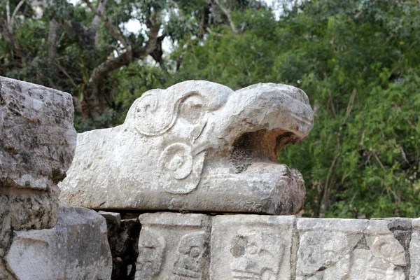 Visitando Pirámide Maya Chichén Itzá Chichén Itzá Uno Los Sitios — Foto de Stock