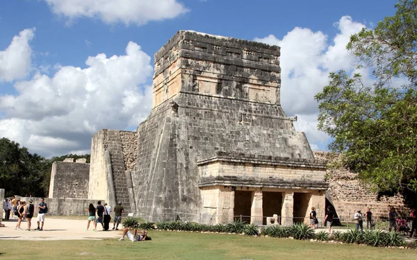 Visitando Pirâmide Maia Chichen Itza Chichen Itza Dos Sítios Arqueológicos — Fotografia de Stock