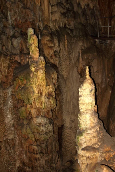 Grotwand Stalagmieten Stalactieten Als Achtergrond Textuur — Stockfoto