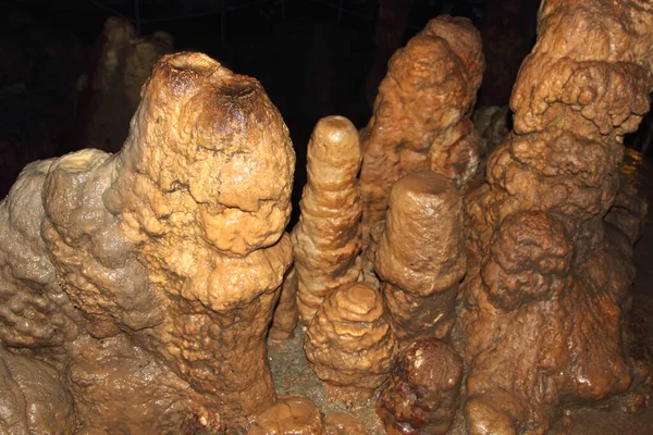 Grotwand Stalagmieten Stalactieten Als Achtergrond Textuur — Stockfoto