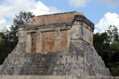  Maya Piramidi Chichen Itza. Chichen Itza, Meksika 'nın Yucatan kentindeki en çok ziyaret edilen arkeolojik alanlardan biri..