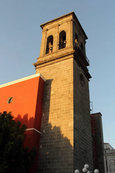 墨西哥普埃布拉的圣多明各教堂 罗萨里奥教堂位于圣多明各教堂 它充满了象征 形象和元素 代表了新西班牙的巴洛克风格 — 图库照片