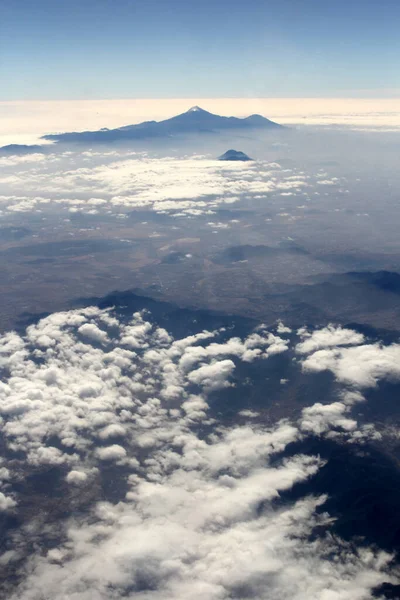 Meksika Daki Dağların Üzerinde Mavi Gökyüzü Dağların Arkaplanı — Stok fotoğraf