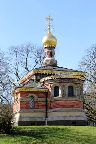 德国黑森 俄罗斯教堂全圣教堂的丘尔钦坏霍姆堡 教堂始建于1896年 由著名建筑师路易 贝努瓦 Louis Benois 他是沙皇的侍从 同时也是达尔姆施塔特的俄罗斯教堂的设计者 — 图库照片