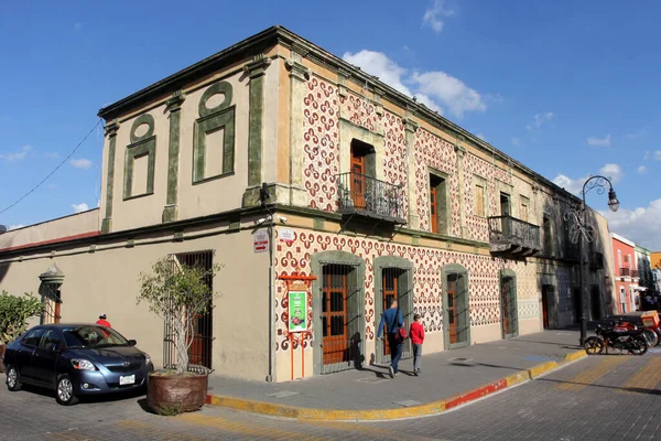 コルーラ プエブラ メキシコの古い歴史的通り — ストック写真