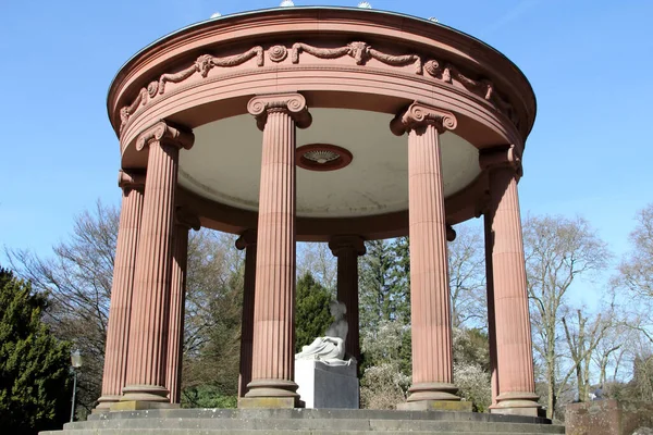 Templo Con Agua Termal Parque Ciudad Balneario Bad Homburg Hesse —  Fotos de Stock