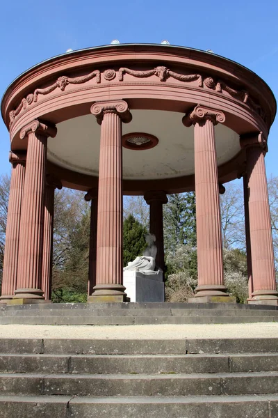 Templo Con Agua Termal Parque Ciudad Balneario Bad Homburg Hesse — Foto de Stock