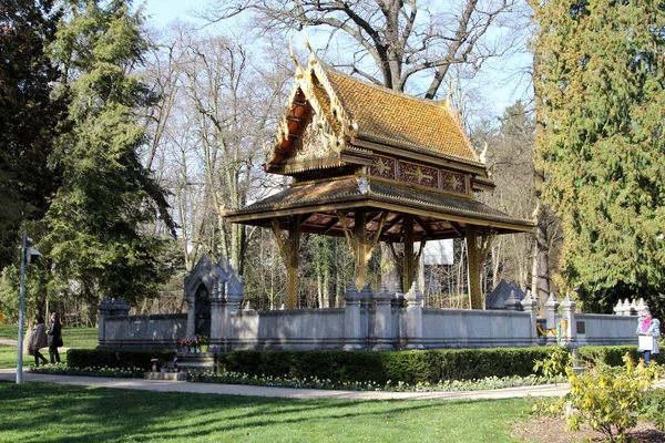 德国巴德霍姆堡的泰萨罗神庙 它起源于1907年 当时暹罗的朱拉隆功王来到温泉城治病 — 图库照片