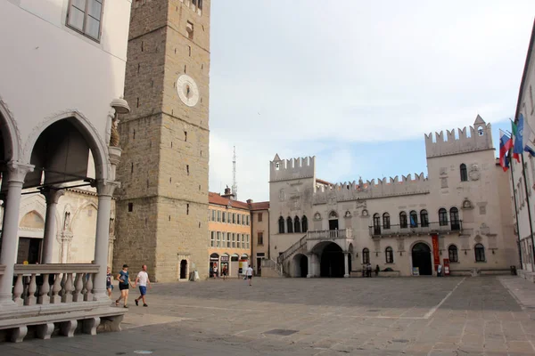 Küçük bir sahil kenti Koper, Slovenya, Avrupa 'nın mimarisi.