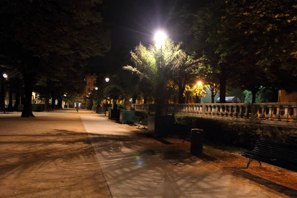 Grenoble Por Noche Grenoble Una Ciudad Sureste Francia Los Pies —  Fotos de Stock