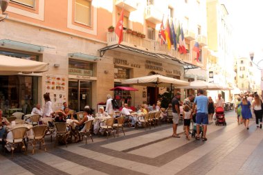 San Remo İtalya 'nın kuzeybatısındaki Liguria' nın batısındaki Akdeniz tatil beldesidir..