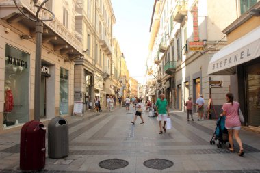 San Remo İtalya 'nın kuzeybatısındaki Liguria' nın batısındaki Akdeniz tatil beldesidir..