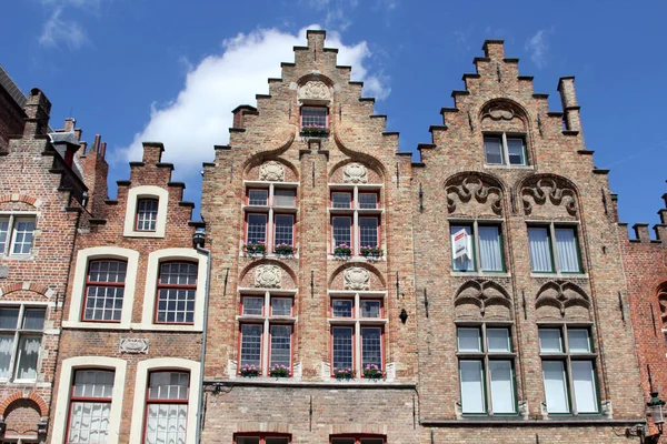 比利时布鲁日历史建筑的立面 — 图库照片