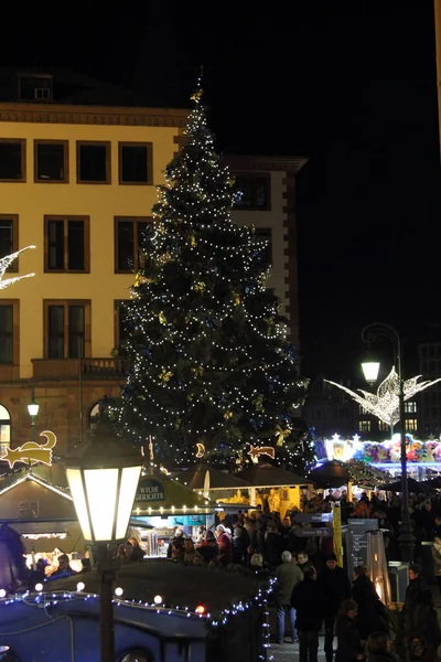 Pessoas Desfrutando Mercado Natal Wiesbaden Hesse Alemanha — Fotografia de Stock