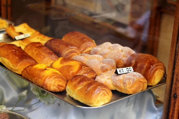 Παραδοσιακά Γλυκά Βρίσκονται Στο Ζαχαροπλαστείο Στο San Remo Λιγουρία Ιταλία — Φωτογραφία Αρχείου