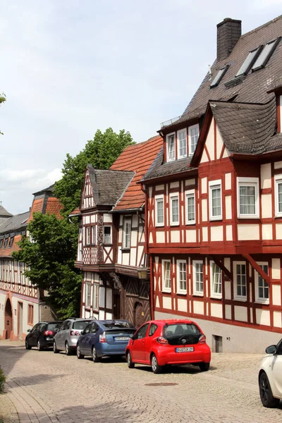 德国黑森州伊德斯坦的中世纪建筑和半木制房屋 或Fachwerk 德国木材框架路 Deutsche Fachwerkstrae 是一条连接各城镇的旅游路线 — 图库照片