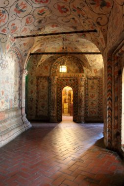 Rusya, Moskova 'daki Kızıl Meydan' daki Aziz Basil katedralinin içi. Pokrovsky Katedrali.