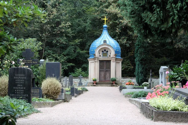 Παλιό Ρωσικό Ορθόδοξο Νεκροταφείο Στο Βισμπάντεν Της Γερμανίας Νεκροταφείο Δίπλα — Φωτογραφία Αρχείου