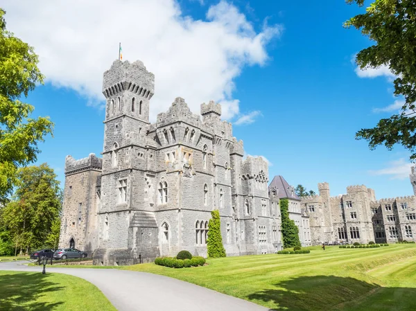 Ashford Castle Irlandia Sierpień 2018 Ashford Zamek Jest Średniowieczny Wiktoriańskiej — Zdjęcie stockowe