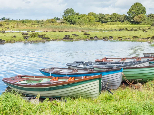 Bateaux Alignés Près Annaghkeen Pier Près Ville Headford Dans Comté — Photo