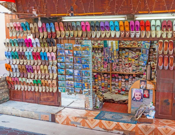 Dubai Uae November 2010 Arabian Shoes Other Goods Sale Stall — Stock Photo, Image