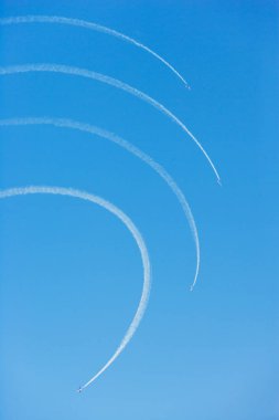 Dubai Havacılık Fuarında gerçekleştirme Dubai, BAE, 23 Kasım 2005, dünyanın en eski akrobasi gösteri ekibi, Fransız Patrouille de France,.