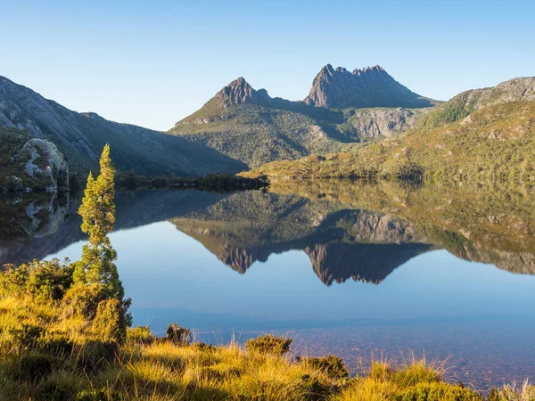 Cradle mountain ve güvercin Gölü