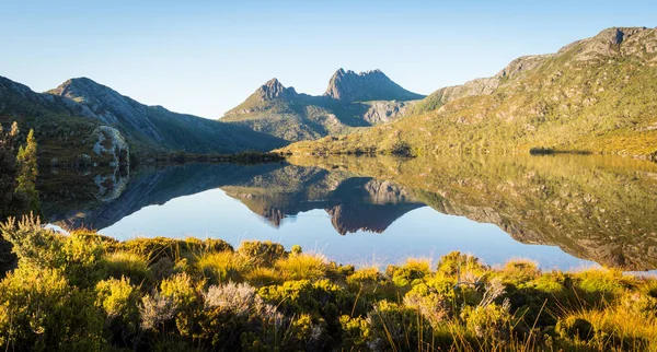 Cradle mountain ve güvercin Gölü