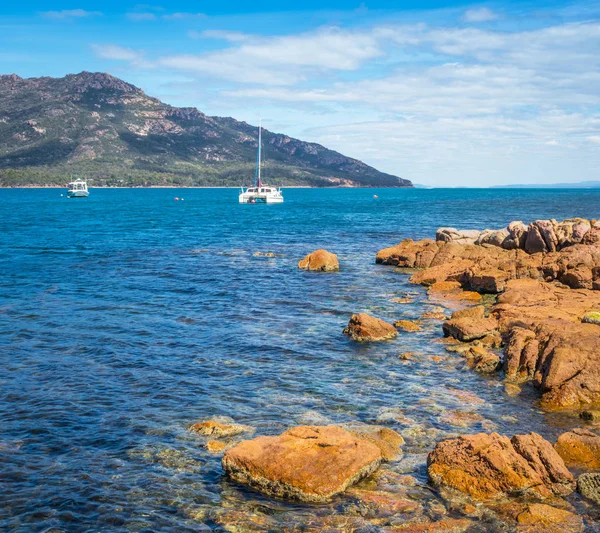 Boten in Coles Bay — Stockfoto