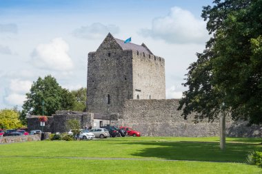 İrlanda'da Athenry Kalesi